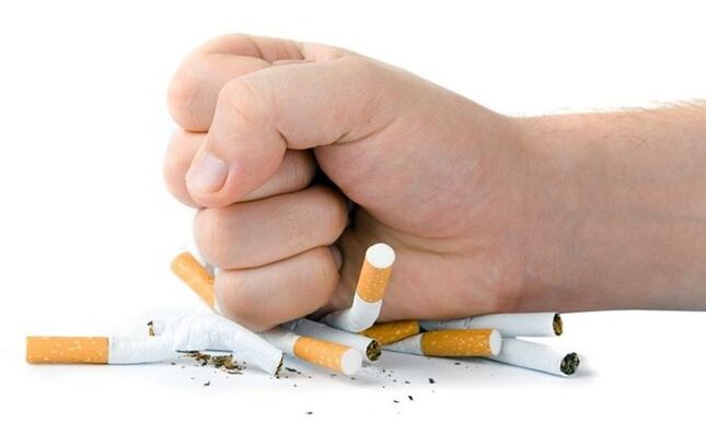 διακοπή του καπνίσματος για την πρόληψη του πόνου στον αυχένα